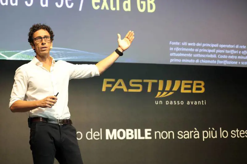 Fastweb punta sul mobile e «aiuta» Tim contro Iliad