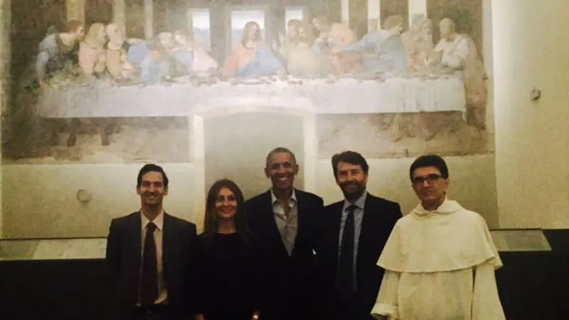 Obama visita il Cenacolo, poi la foto ricordo: "Non davanti al Giuda"