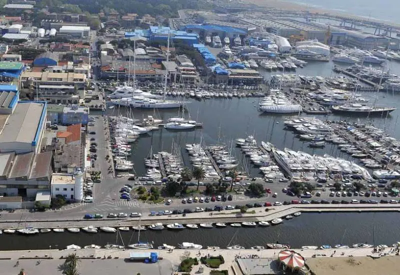 Tra superyacht e moda, grandi firme a Viareggio