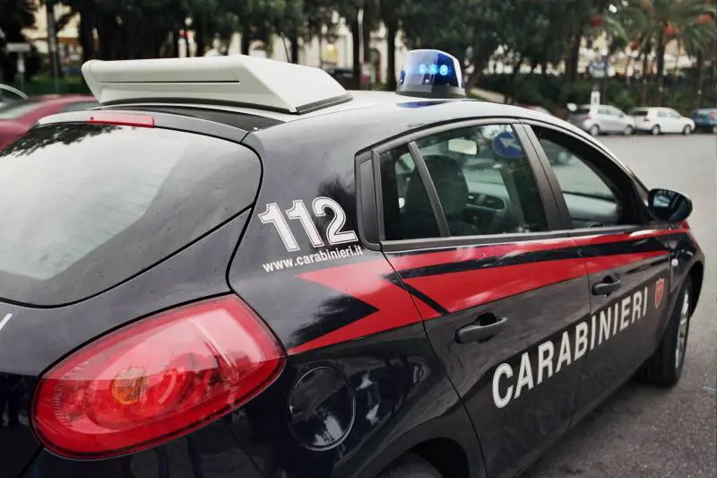 Foggia, intero condominio ruba energia elettrica: 20 ai domiciliari