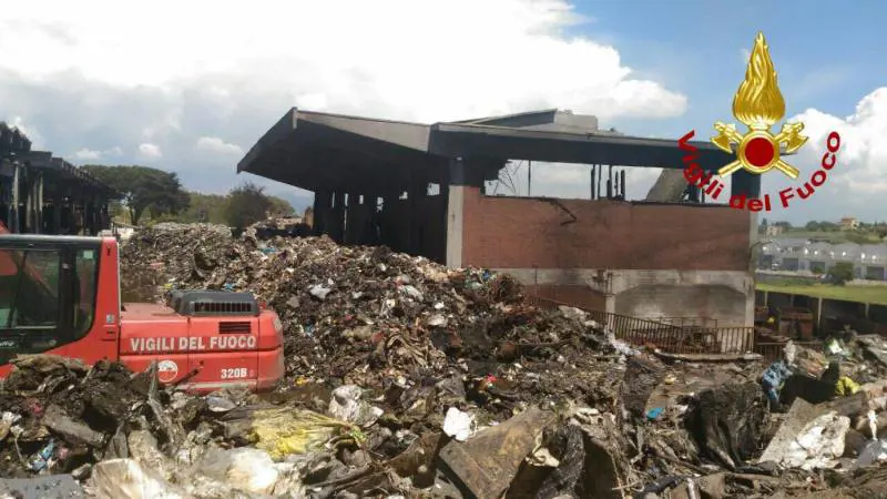 Incendio a Pomezia: indagato amministratore unico della società
