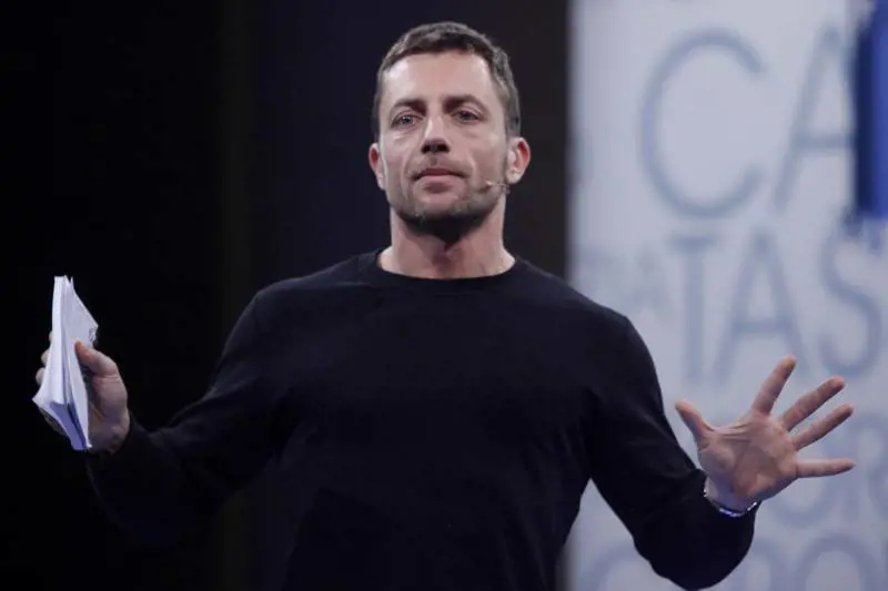 "Io, intellettuale di successo, mi sto svenando per sopravvivere"