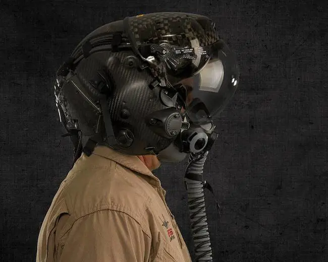 F-35, problemi di visualizzazione per il casco da 400 mila dollari