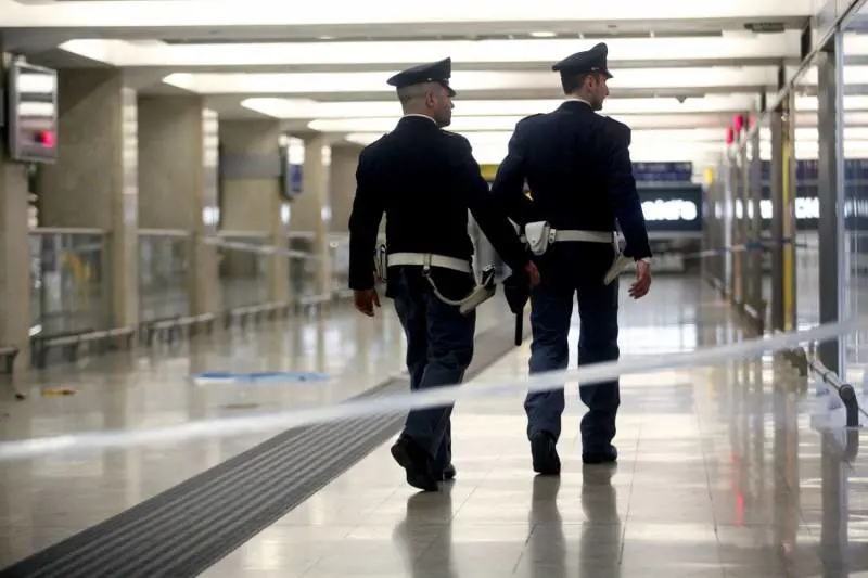 Milano, polizia si ribella: "Noi derisi e umiliati: non possiamo difenderci"