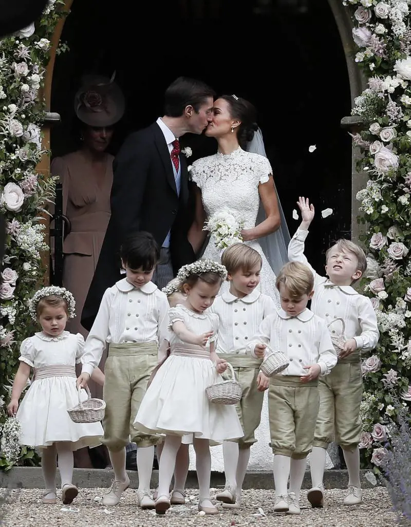 Pippa Middleton ha detto sì. La sorella di Kate ha sposato il miliardario James Matthews