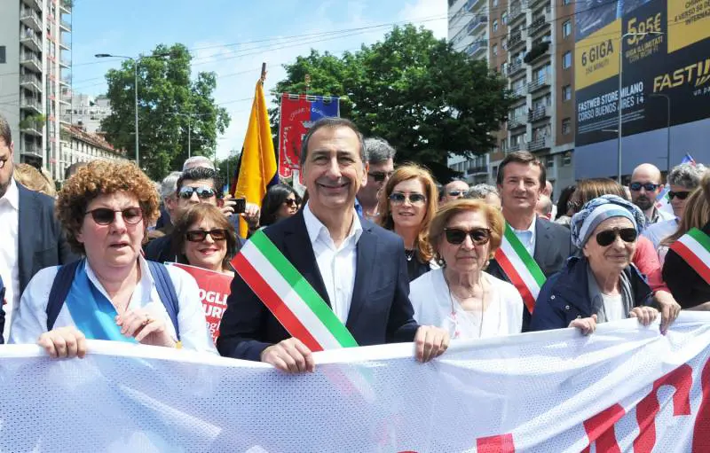 Il Pd chiede più immigrati ma colleziona fischi e insulti