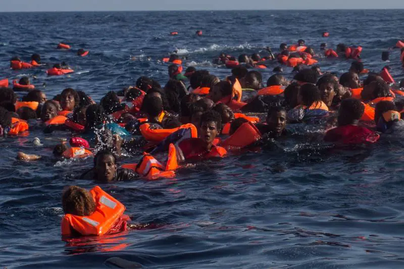 Strage di Lampedusa, il gip: avanti l'indagine sulla Marina