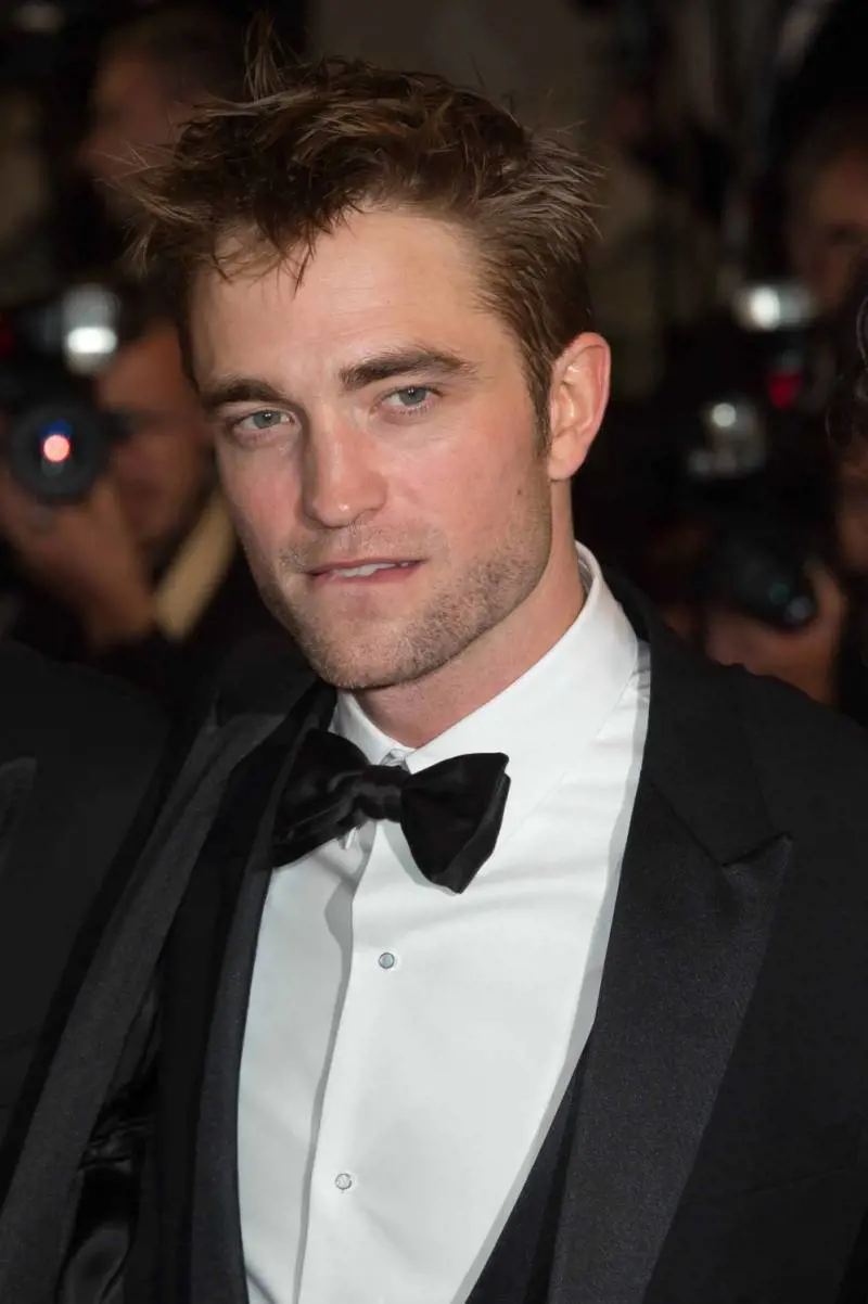 La faccia sporca e cattiva del bel vampiro Pattinson