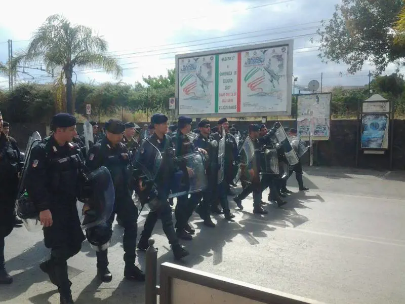 G7, scontri con polizia a manifestazione "No summit"