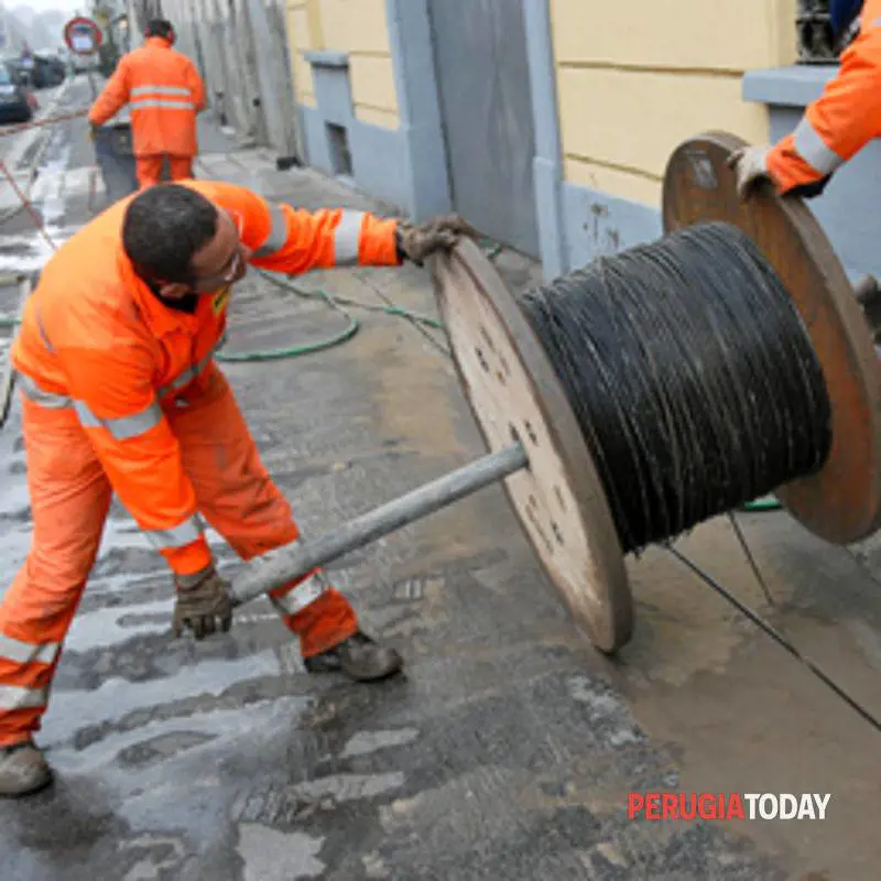 L'Italia verso la "fibra unica"  ma per i clienti cambia poco