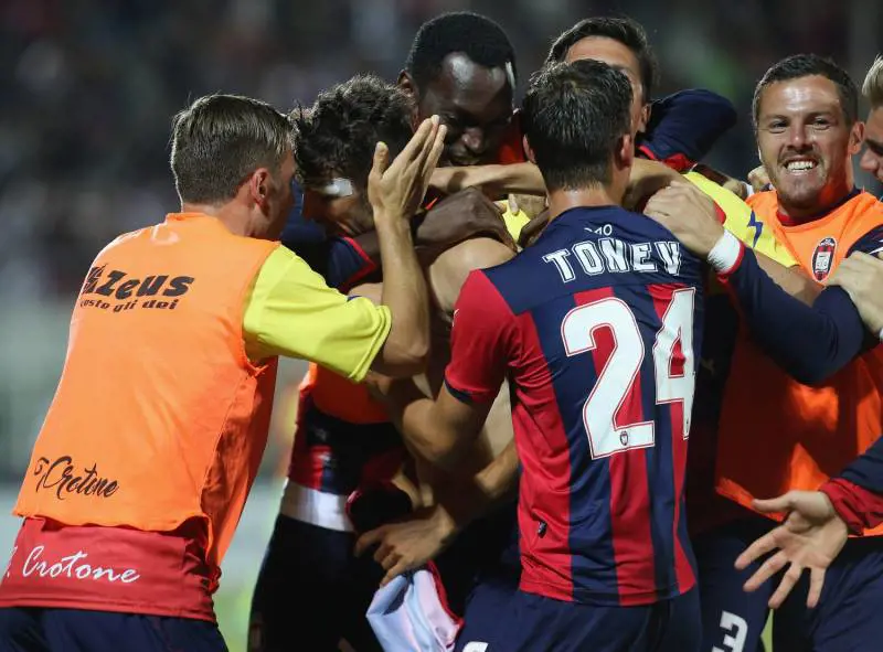 Il Crotone fa festa e resta in Serie A: in Serie B ci va l'Empoli