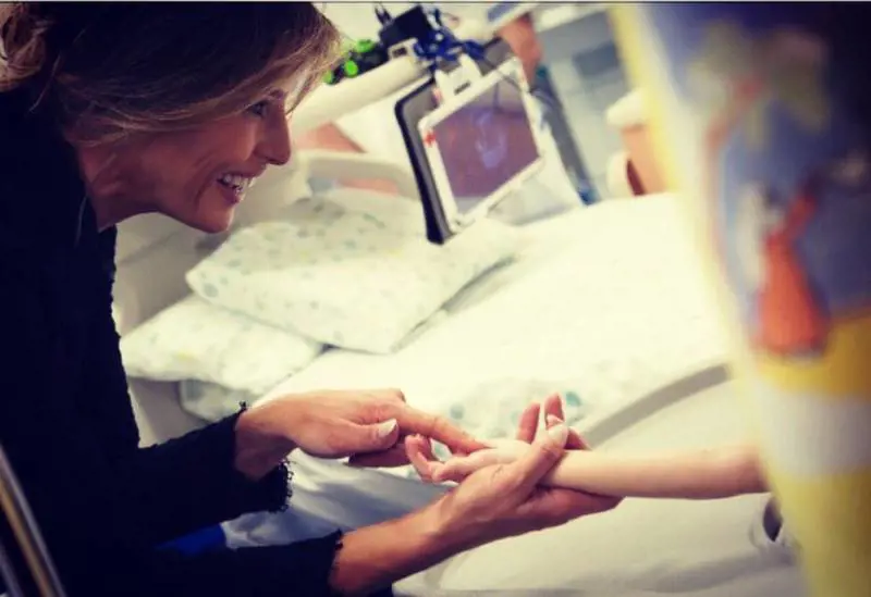 Roma, Melania Trump visita un bimbo malato e dopo poche ore arriva un cuore per il trapianto