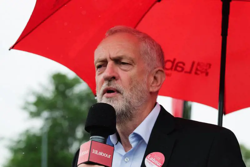 Londra, l'attentato infiamma la campagna elettorale. Corbyn: "May si dimetta"
