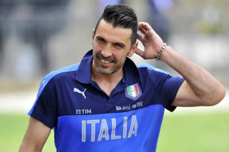 Buffon smentisce: "Liti a Cardiff? Non c'è nulla di vero"