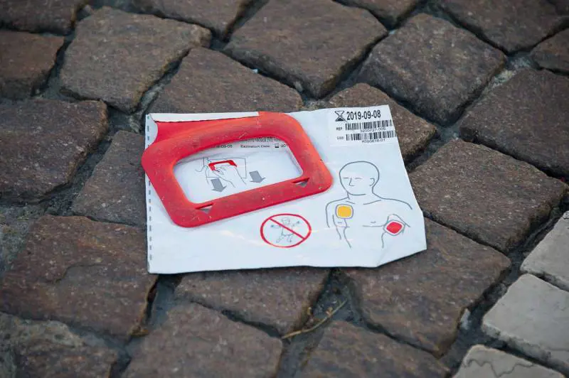 Dimenticata in auto, muore a 18 mesi