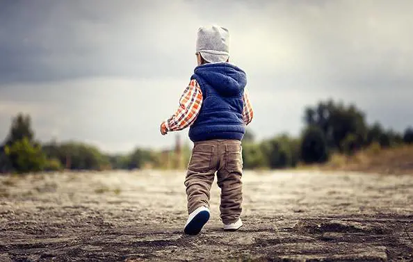 Incidente al parco giochi a Roma: un bambino è in codice rosso