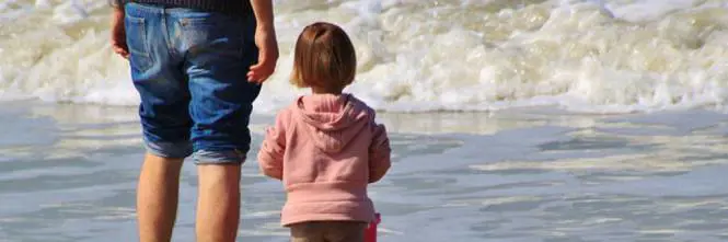 Dopo 41 anni ottiene la paternità, ma il padre intanto è morto