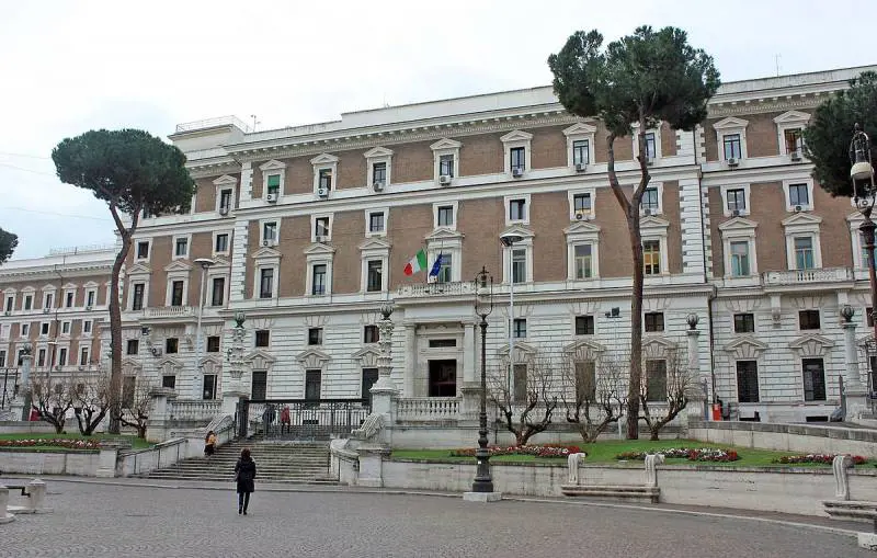 Viminale, conoscenza dell'inglese per il concorso: esclusi i laureati in lingue