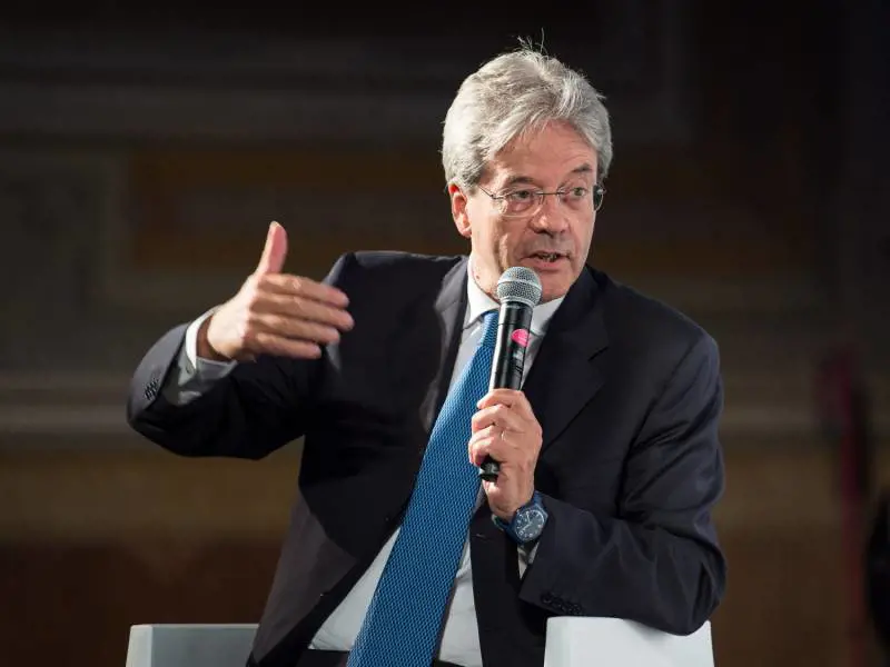 Gentiloni pompiere prova a placare il Quirinale