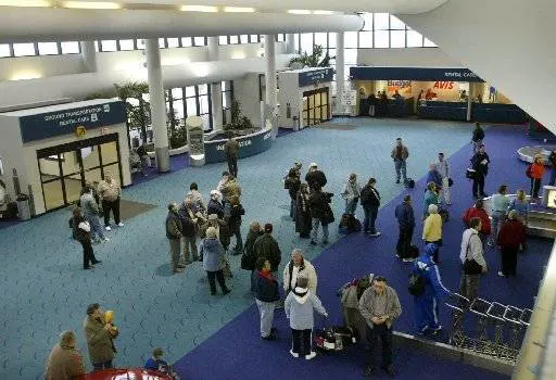 Agente accoltellato in Michigan: "Il killer urlava Allah Akbar"
