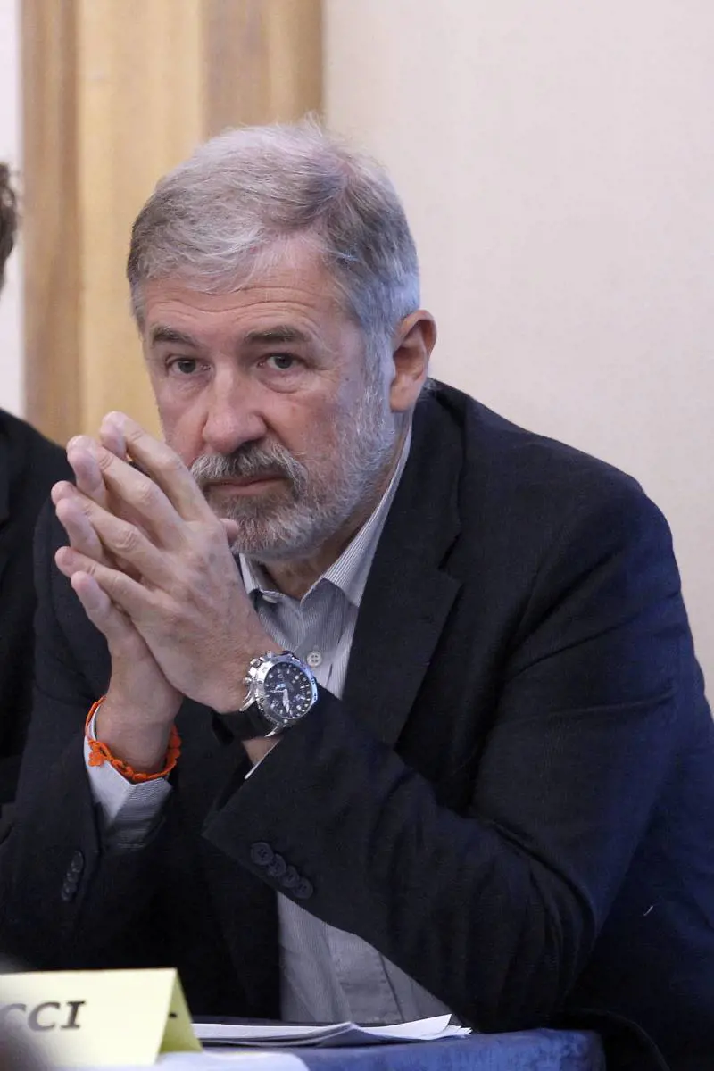 "Non vedo l'ora di parlare con i pm". Il sindaco Bucci respinge ogni accusa