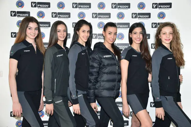 Cinquanta sfumature d'azzurro. Le firme d'autore sullo sport