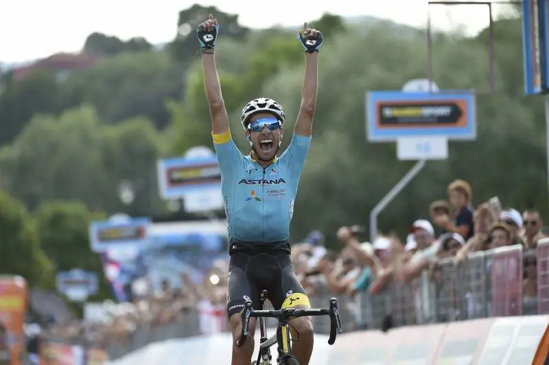 Ciclismo, il Tricolore parla sardo: trionfo di Fabio Aru