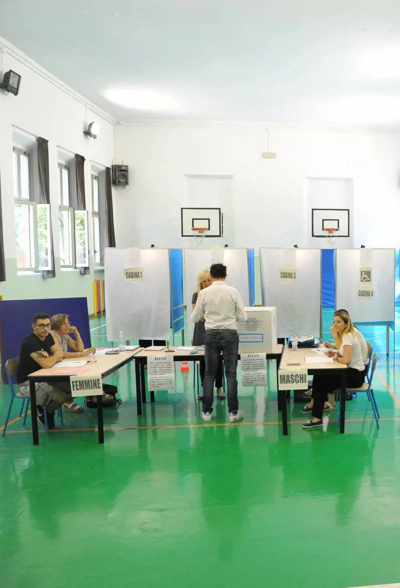 I giovani ago della bilancia: indecisi sette su 10