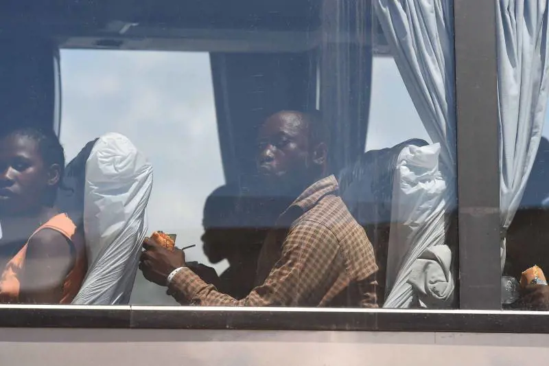 Tregua finita, altri 7mila verso l'Italia