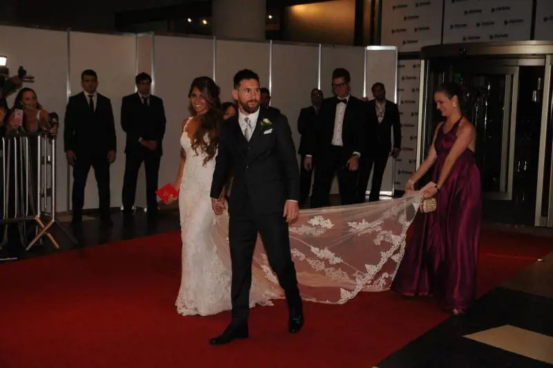 Messi-Roccuzzo, finalmente sposi: matrimonio da urlo a Rosario