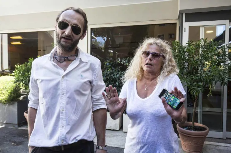 I figli di Villaggio: "Padre assente, ma poi abbiamo recuperato il rapporto"