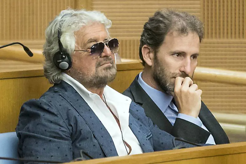 Rousseau va di nuovo in tilt: parlamentarie chiuse alle 17