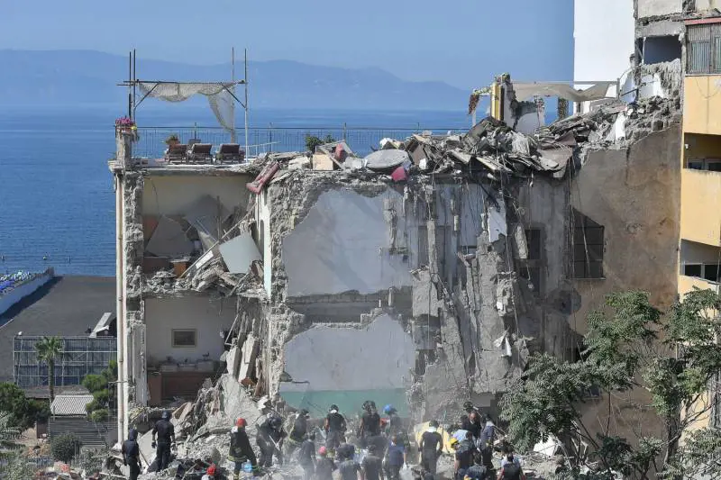 Crollo palazzina Torre Annunziata: trovata l'ottava vittima
