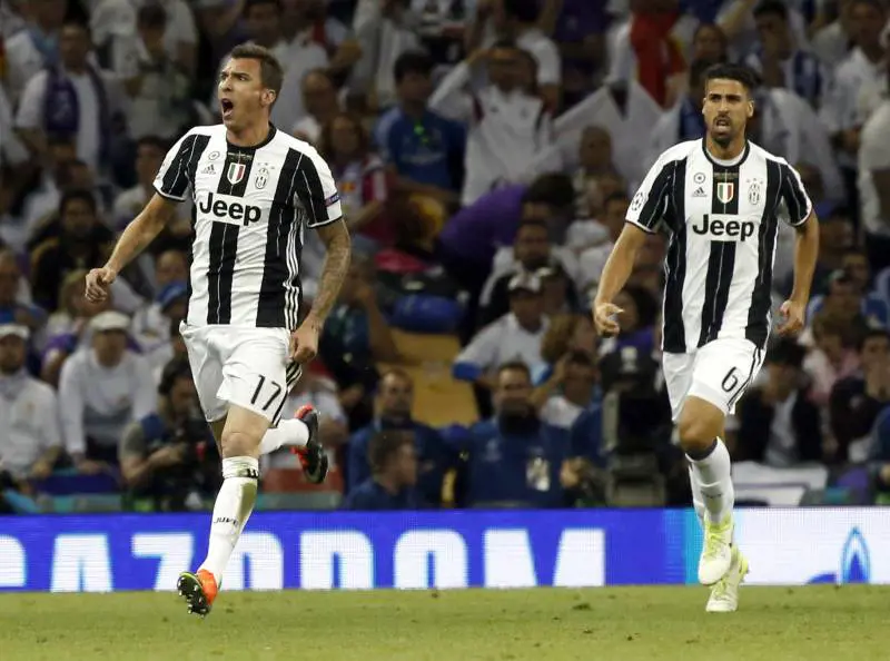 Da Cardiff alle fake news, non c'è pace per la Juve Mandzukic: "Leo prese per la gola Dani Alves e..."