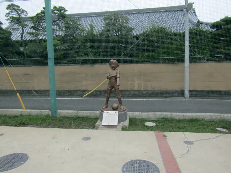 Viaggio a Yotsugi, nel paese delle statue di Holly e Benji