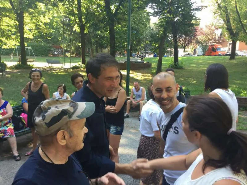 Venditori abusivi, bivacchi, accattonaggio: Sesto allontana i responsabili col "Daspo"