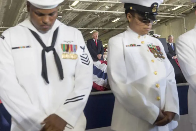 Trump vieta l'esercito ai trans: "Sono un costo e creano disagi"