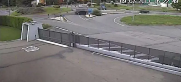 I due motociclisti travolti Ecco il video dell'incidente