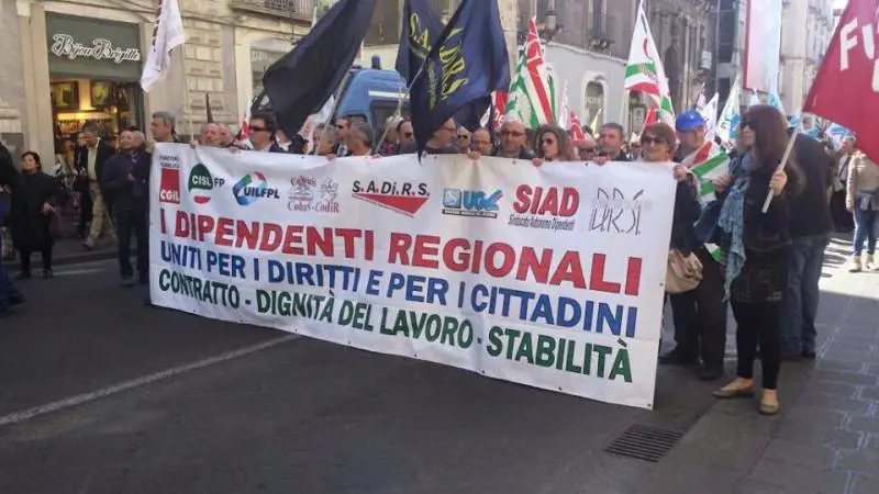 Cene e viaggi: è la rimborsopoli dei sindacalisti
