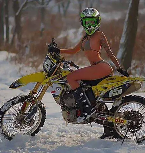 Morta Olga Pronina, la motociclista sexy che ha conquistato il mondo