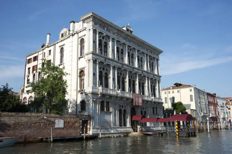 "Rien ne va plus" per i casinò in rosso
