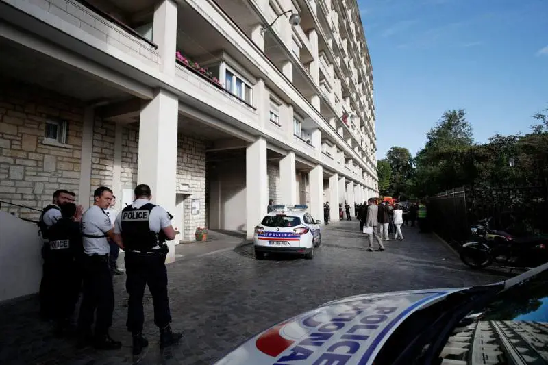 Torna il terrore in Francia: auto travolge gruppo di militari