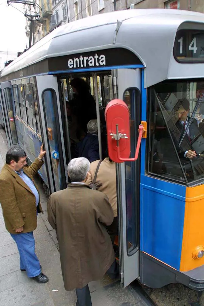 Niente pubblicità atea sul bus. "Vietate politica e religione"