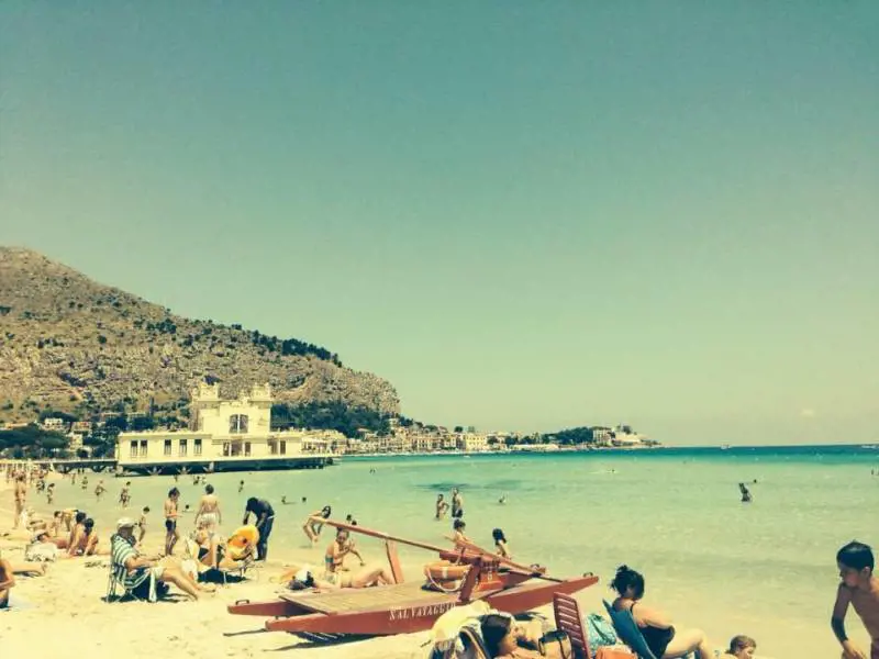 Palermo, la spiaggia di Mondello