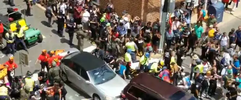 Marcia dei suprematisti bianchi. In Virginia scontri e tensioni 