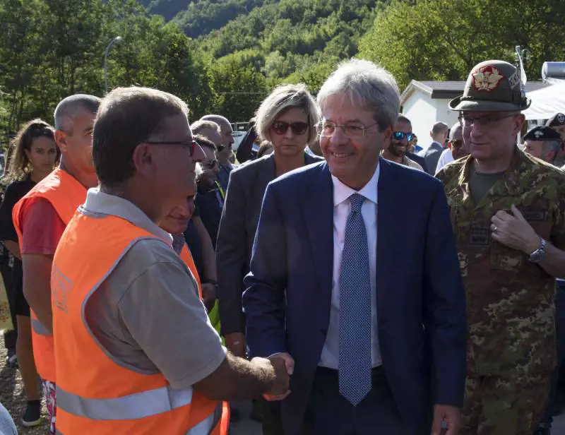 Macerie rimosse ad hoc e promesse sulle tasse Gentiloni non convince