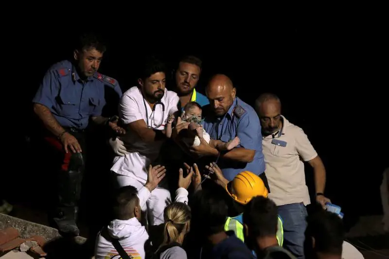 Terremoto Ischia, l'esperto: "7000 condoni chiesti in 30 anni"