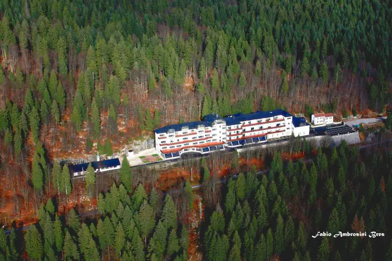 Il medico fa rinascere l'ospedale che gli ha regalato la vita