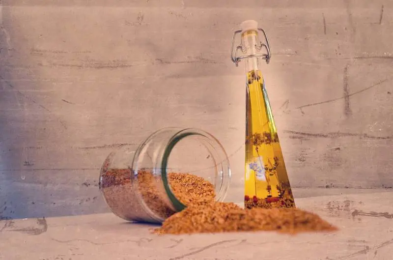 Olio di sesamo: così mantiene la pelle sana e bella