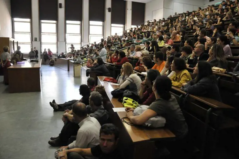 Teramo, 7 mila studenti si candidano. Ma i posti da infermiere sono solo 30